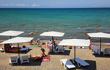 Купальный сезон в Песчаном  