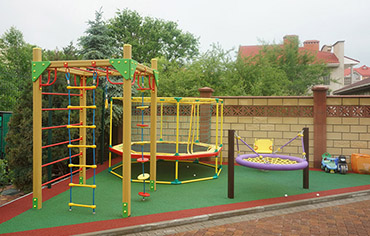 Новая детская площадка в коттедже Золотой Лев